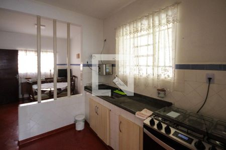 Casa à venda com 480m², 2 quartos e 2 vagasCozinha