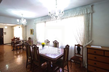 Casa à venda com 480m², 2 quartos e 2 vagasSala