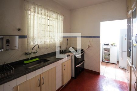 Casa à venda com 480m², 2 quartos e 2 vagasCozinha