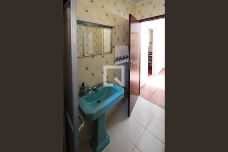 Casa à venda com 480m², 2 quartos e 2 vagasBanheiro