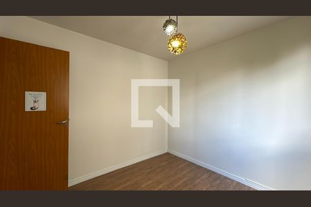 Quarto 1 de apartamento para alugar com 2 quartos, 55m² em Fanny, Curitiba