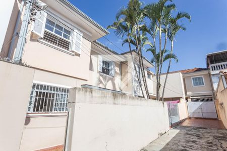Casa para alugar com 70m², 2 quartos e sem vagaQuintal