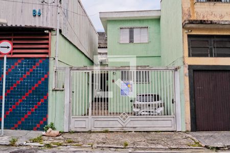 Casa à venda com 180m², 3 quartos e 2 vagasFachada