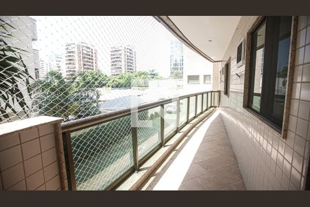 Apartamento à venda com 70m², 2 quartos e 1 vagaVaranda