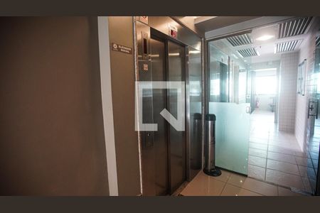 Apartamento à venda com 70m², 2 quartos e 1 vagaElevadores