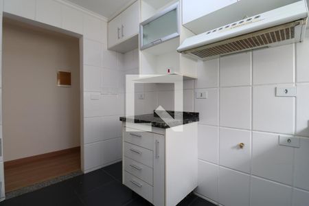 Cozinha de apartamento para alugar com 2 quartos, 84m² em Vila Ipojuca, São Paulo