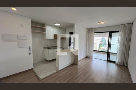 Sala  de apartamento para alugar com 2 quartos, 71m² em Pinheiros, São Paulo