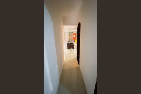 Casa à venda com 232m², 3 quartos e 2 vagasCorredor