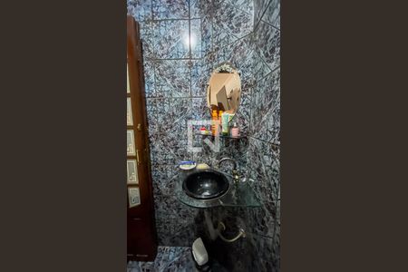 Casa à venda com 232m², 3 quartos e 2 vagasBanheiro da Suíte