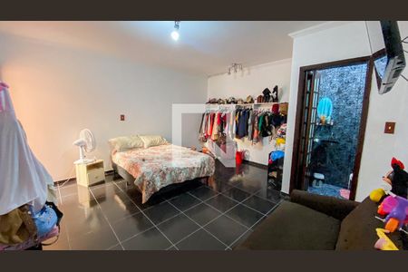 Casa à venda com 232m², 3 quartos e 2 vagassuite