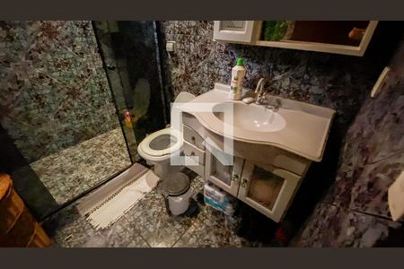 Casa à venda com 232m², 3 quartos e 2 vagasBanheiro