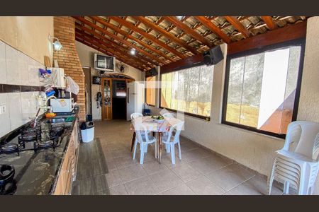 Casa à venda com 232m², 3 quartos e 2 vagasCozinha