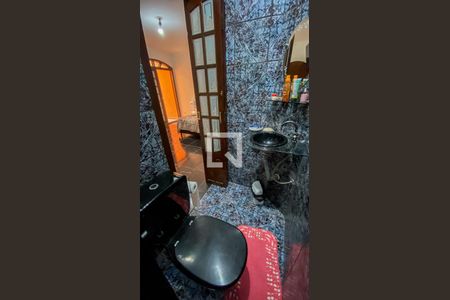 Casa à venda com 232m², 3 quartos e 2 vagasBanheiro da Suíte