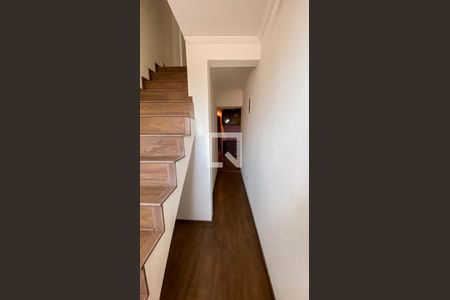 Casa à venda com 232m², 3 quartos e 2 vagasCorredor