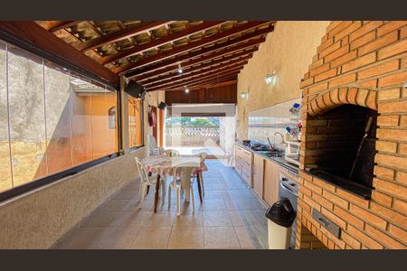 Casa à venda com 232m², 3 quartos e 2 vagasCozinha