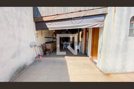 Casa à venda com 232m², 3 quartos e 2 vagasVaranda
