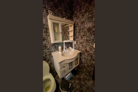 Casa à venda com 232m², 3 quartos e 2 vagasBanheiro