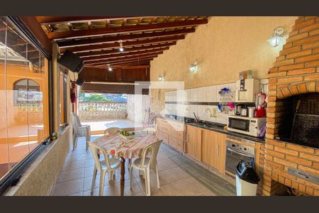 Casa à venda com 232m², 3 quartos e 2 vagasCozinha