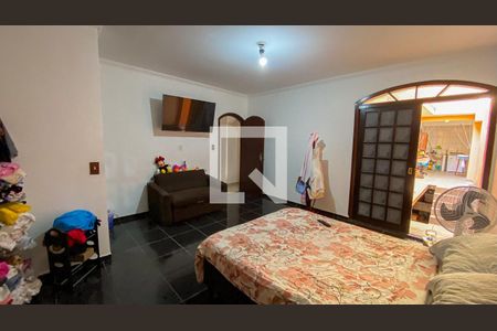 Casa à venda com 232m², 3 quartos e 2 vagassuite