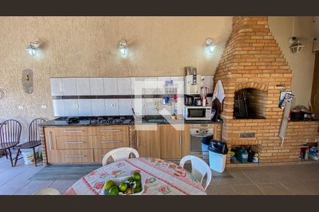 Casa à venda com 232m², 3 quartos e 2 vagasCozinha