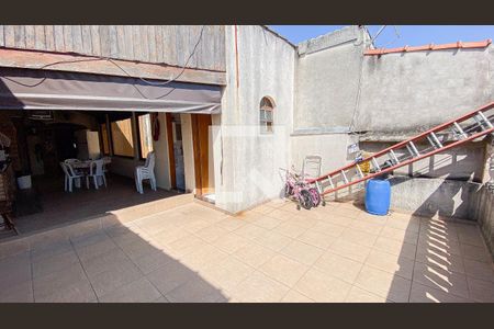 Casa à venda com 232m², 3 quartos e 2 vagasVaranda