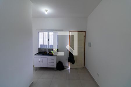 Sala/Cozinha de apartamento para alugar com 1 quarto, 11m² em Parque Cisper, São Paulo