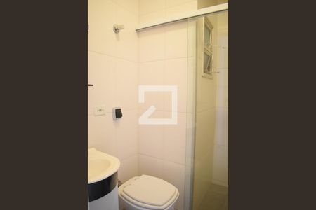 Banheiro de apartamento para alugar com 1 quarto, 25m² em Centro Cívico, Curitiba