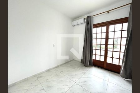 Suíte 1 de casa para alugar com 3 quartos, 220m² em Rio Tavares, Florianópolis