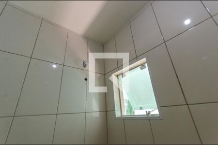 Banheiro de casa para alugar com 1 quarto, 35m² em Vila Boacava, São Paulo