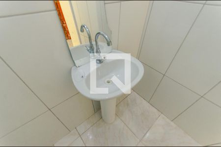 Banheiro de casa para alugar com 1 quarto, 35m² em Vila Boacava, São Paulo