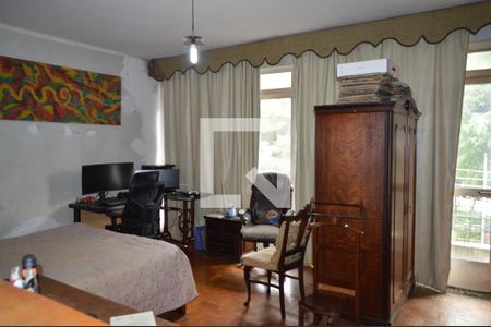 Casa à venda com 423m², 4 quartos e 6 vagasSuíte