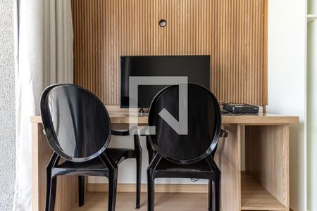 Studio - Mesa e Cadeiras de apartamento para alugar com 1 quarto, 32m² em Consolação, São Paulo