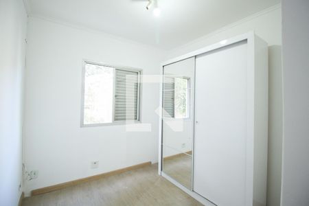 Quarto 2 de apartamento para alugar com 2 quartos, 80m² em Vila Cláudia, São Paulo