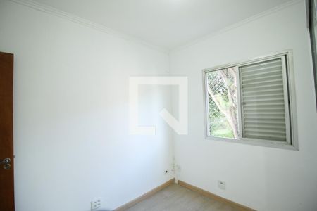 Quarto 2 de apartamento para alugar com 2 quartos, 80m² em Vila Cláudia, São Paulo