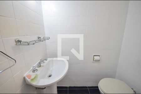 Casa à venda com 160m², 4 quartos e sem vaga Casa à venda com 160m², 4 quartos e sem vagaBanheiro 1