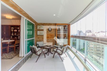 Apartamento à venda com 158m², 3 quartos e 4 vagasVaranda