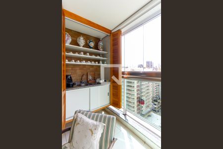 Apartamento à venda com 158m², 3 quartos e 4 vagasVaranda