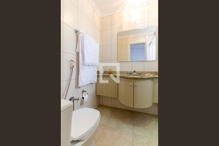 Apartamento à venda com 158m², 3 quartos e 4 vagasBanheiro da Suíte 2