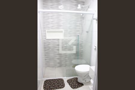 Banheiro de apartamento para alugar com 1 quarto, 43m² em Centro, São Vicente