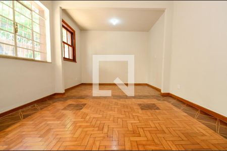 Sala de casa à venda com 2 quartos, 304m² em Santo Antônio, Belo Horizonte