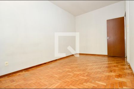 Suite de casa para alugar com 5 quartos, 304m² em Santo Antônio, Belo Horizonte