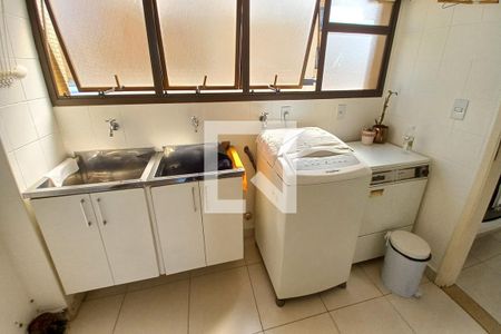 Apartamento à venda com 434m², 8 quartos e 3 vagasÁrea de Serviço