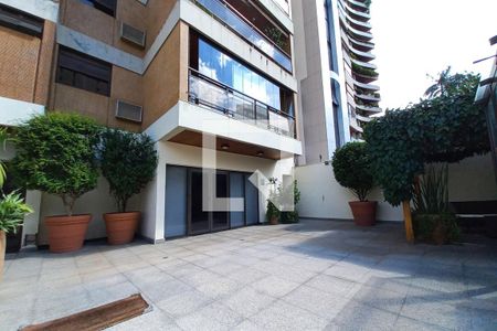 Apartamento à venda com 434m², 8 quartos e 3 vagasFachada do bloco