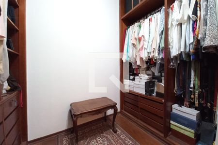 Apartamento à venda com 434m², 8 quartos e 3 vagasCloset da suíte 3 - 01