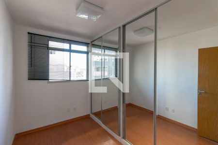 Quarto 2 de apartamento para alugar com 3 quartos, 102m² em Buritis, Belo Horizonte