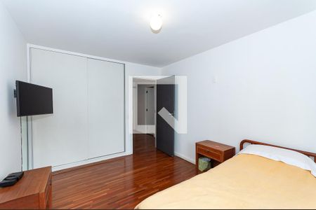 Apartamento à venda com 312m², 4 quartos e 1 vagaQuarto 1