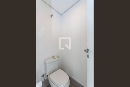 Banheiro de serviço 1 de apartamento à venda com 4 quartos, 312m² em Perdizes, São Paulo