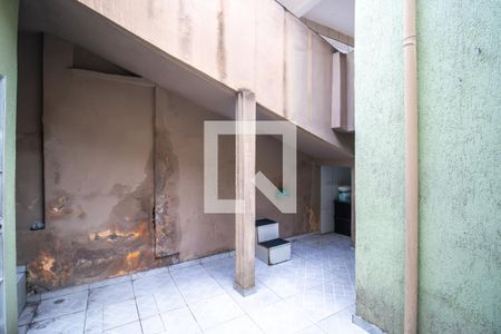 Casa para alugar com 60m², 2 quartos e 1 vagaÁrea de Serviço