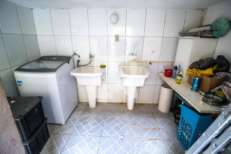 Casa para alugar com 60m², 2 quartos e 1 vagaÁrea de Serviço