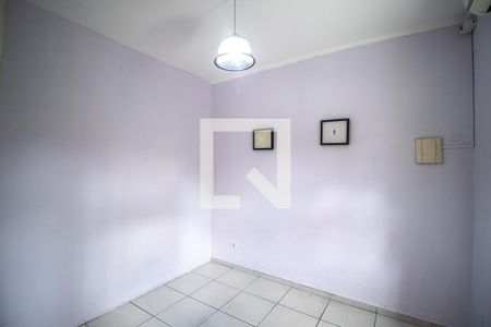 Quarto 1 de casa para alugar com 2 quartos, 60m² em Vila Liviero, São Paulo